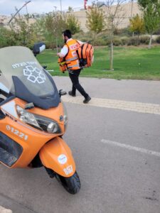 An EMT responding to an emergency in Beit Shemesh illustration 225x300 1