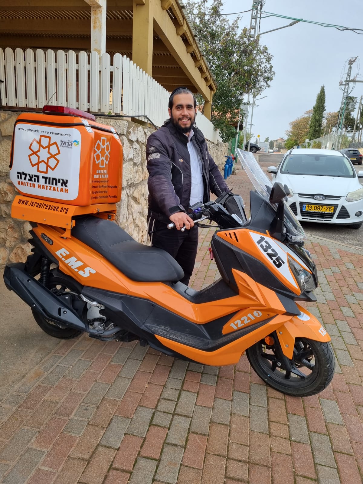 Elchanan and his ambucycle 1