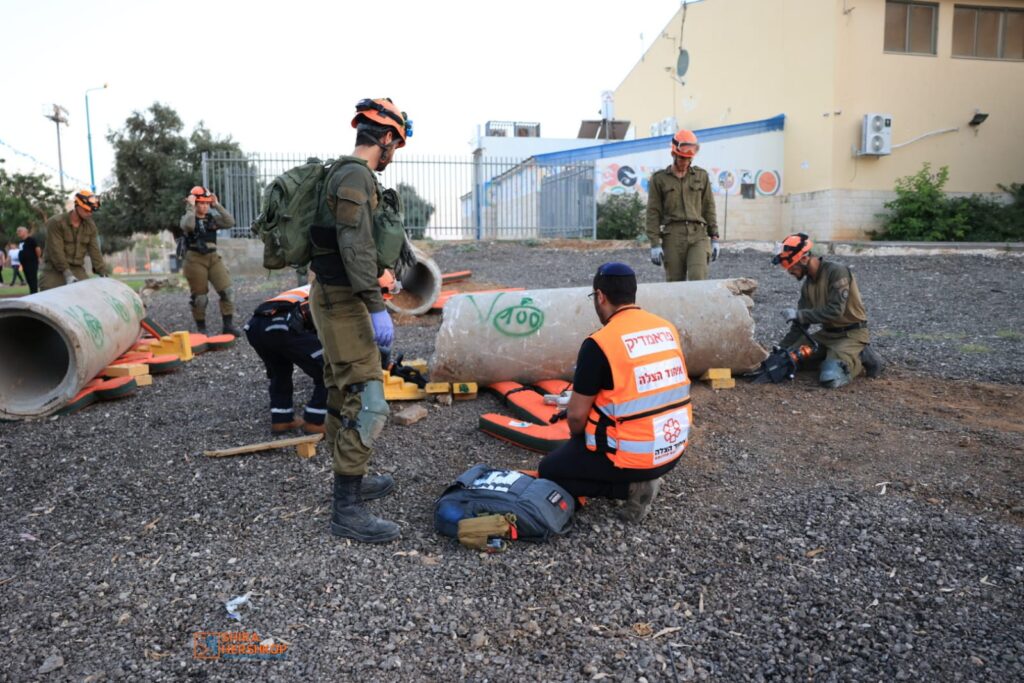 IDF Home Front command working together with UH volunteers during the drill in Ramla 1024x683 2
