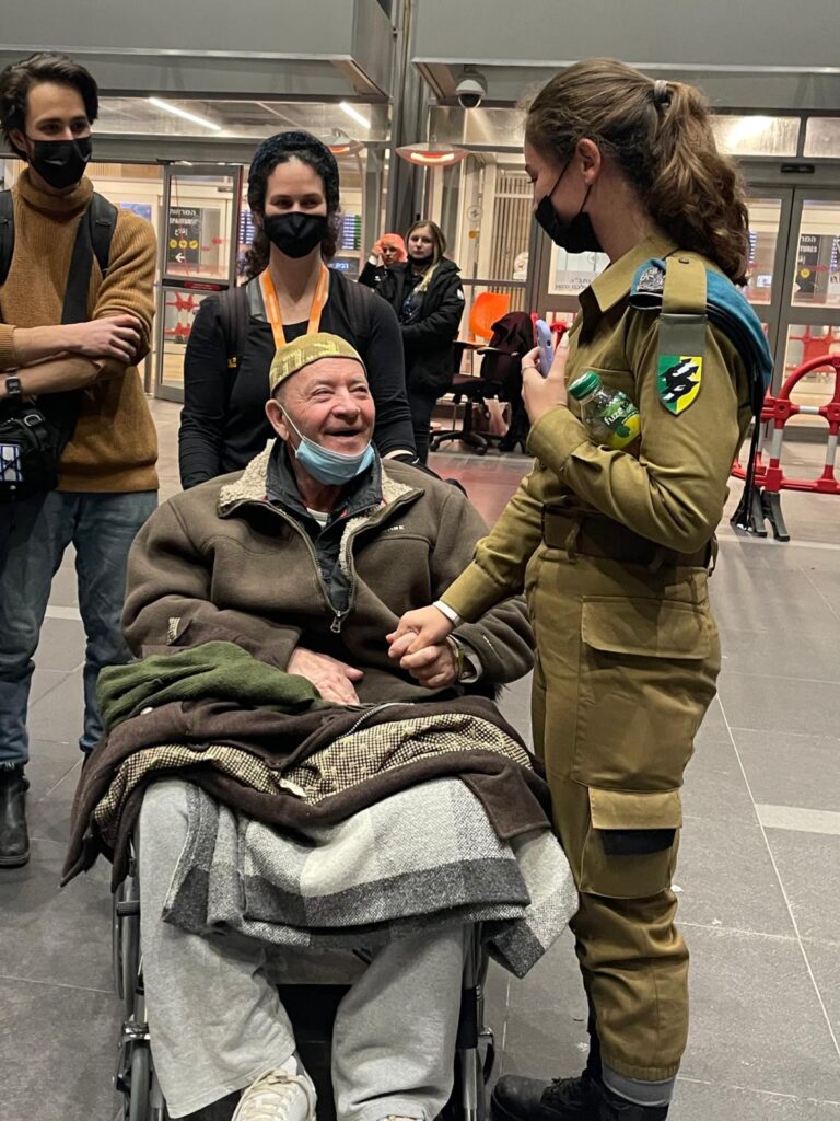 Mykola reunited with his daughter at Ben Gurion airport on thursday Purim night 768x1024 2