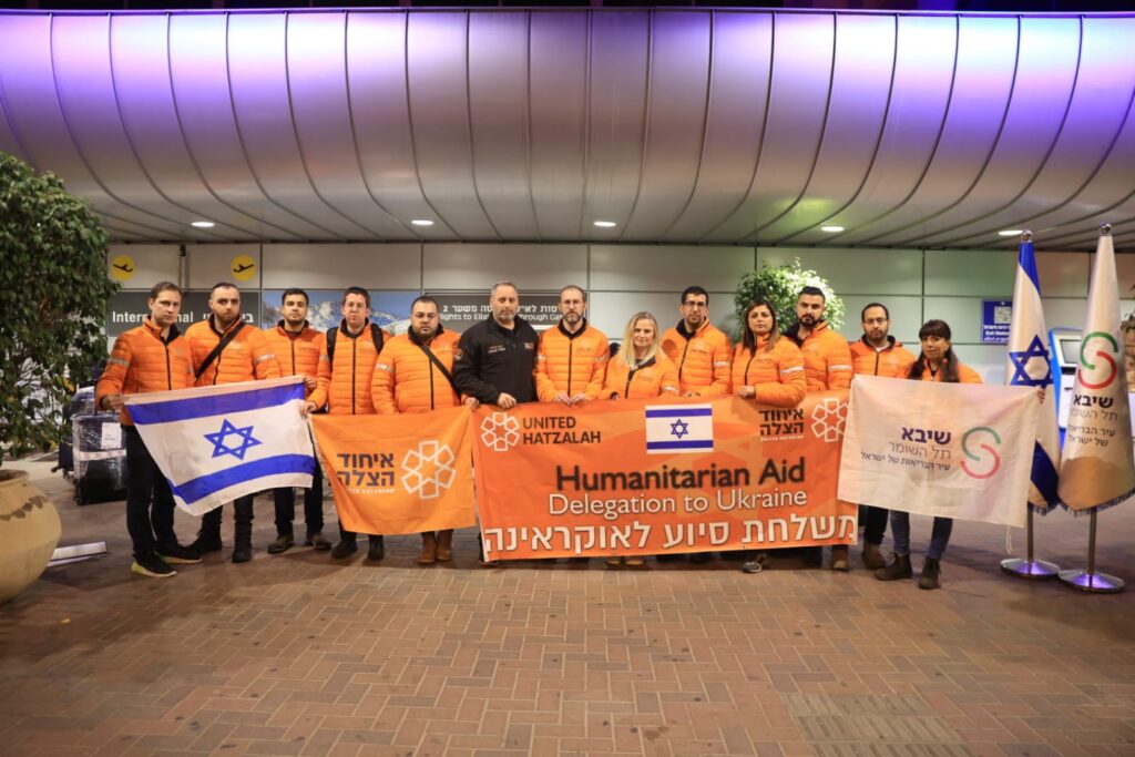 United Hatzalahs humanitarian aid misison to Ukraine Jump team 1024x683 2