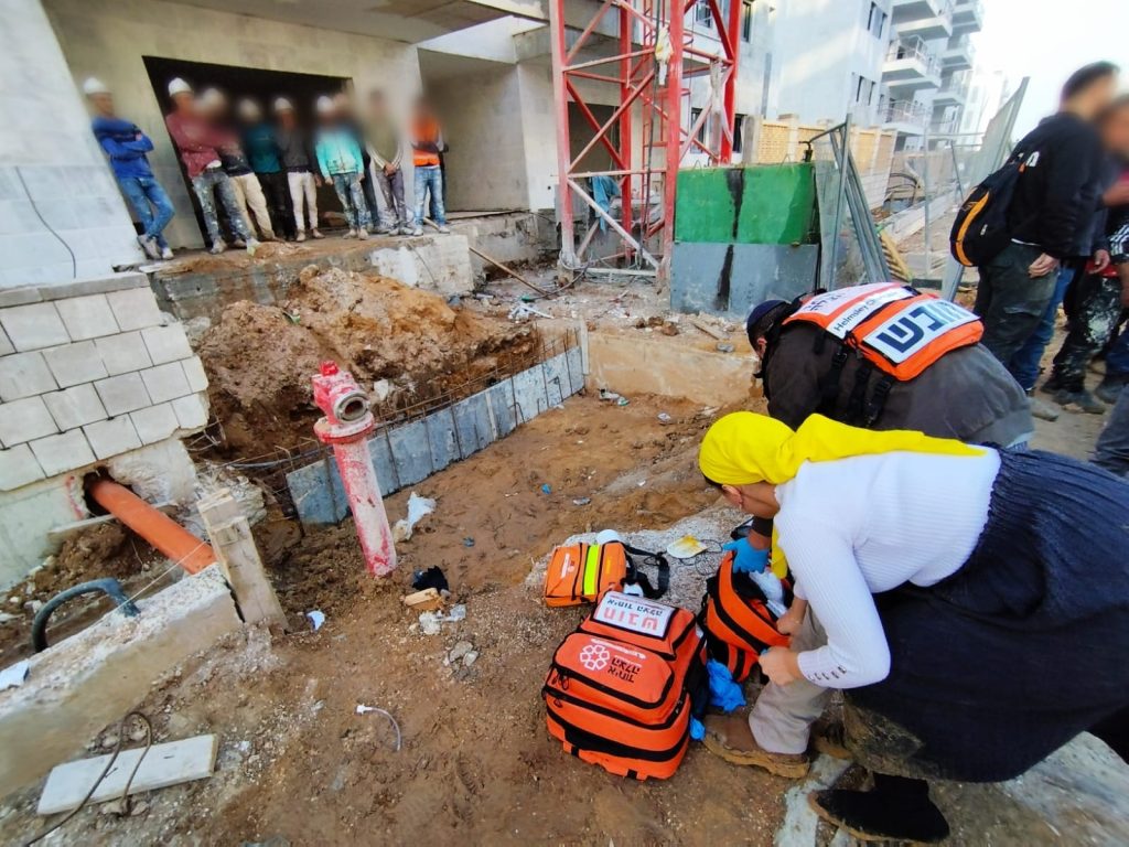 Atara and David in action during the rescue in Ashkelon 1024x768 1